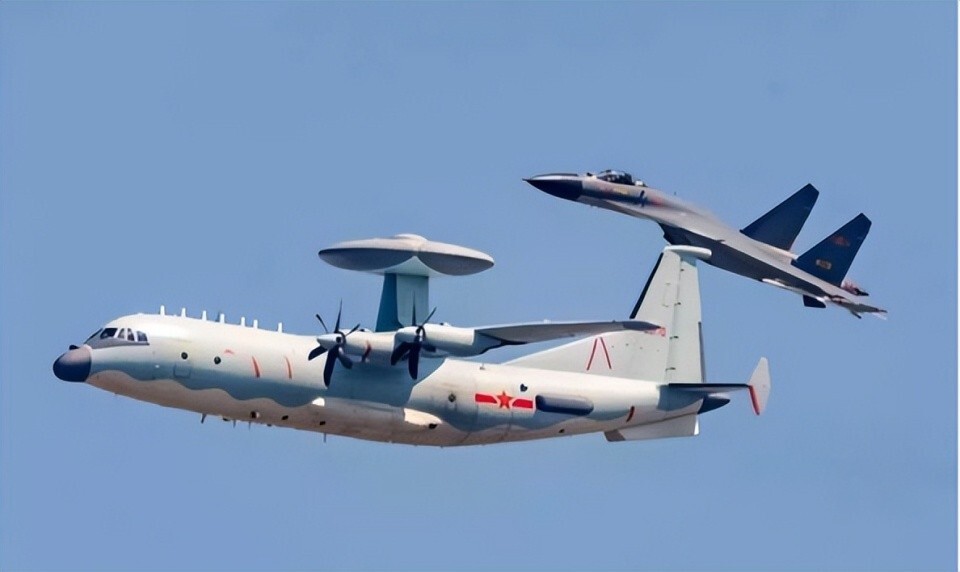 中国四发无人运输机亮相 可以秒变预警机