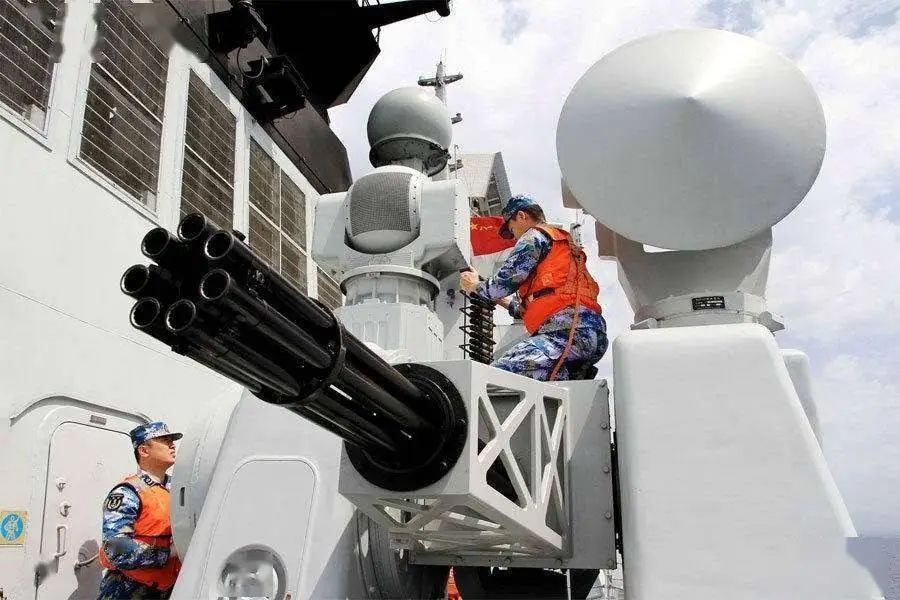 中国近防炮补弹方式 未必超越美军“密集阵”