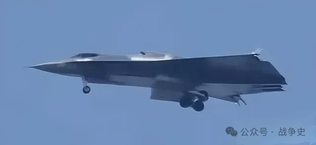 美空军退役飞行员:中国六代机不隐身?