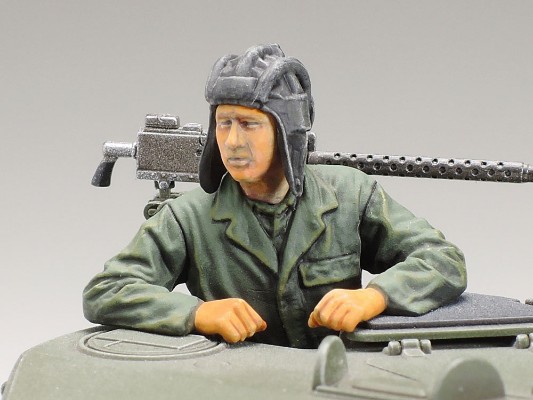 35360 1/35 美国轻型坦克 M3斯图亚特 后期型