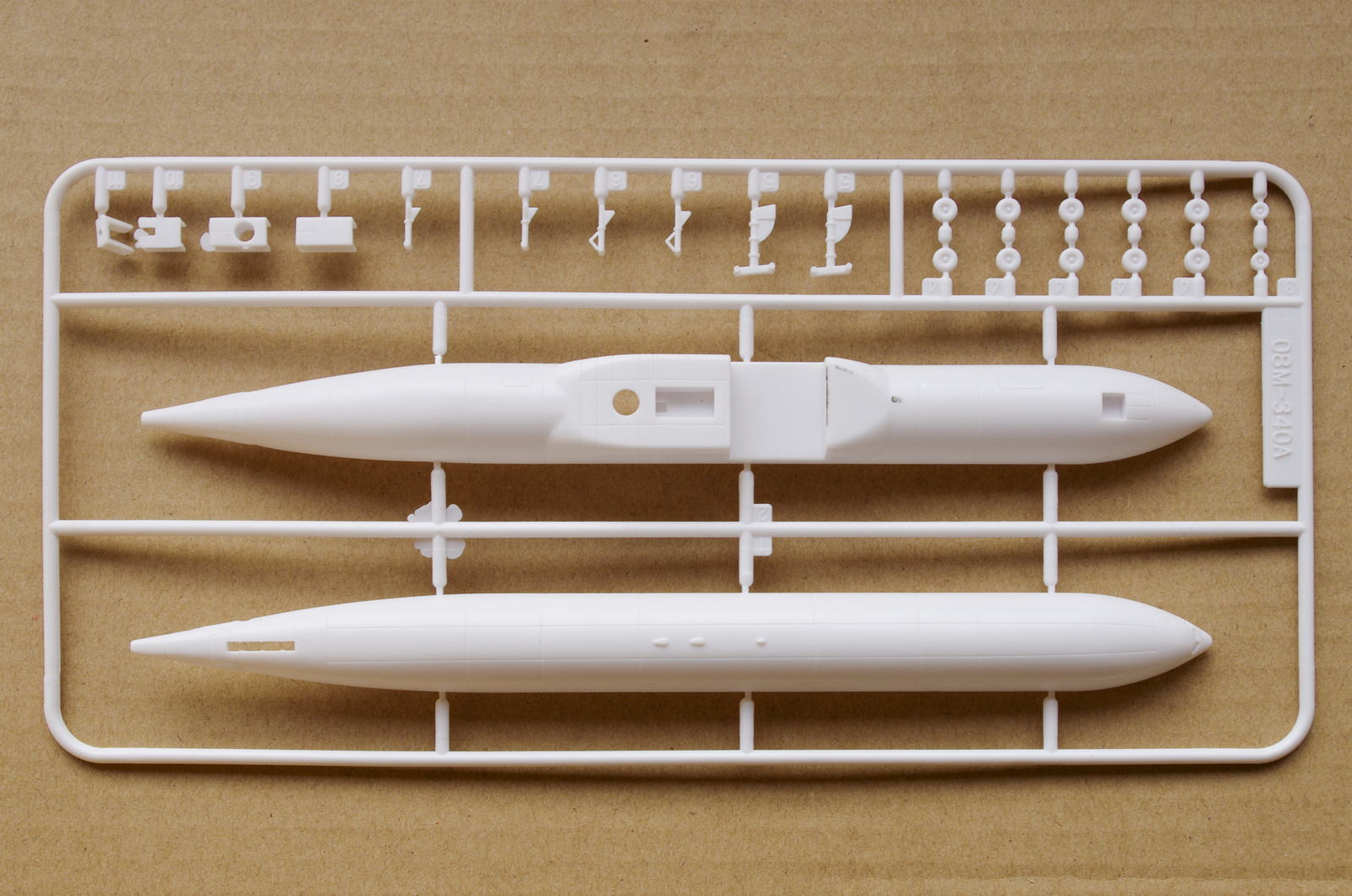 【板件评测】正德福 奇嘉 空中客车 A340-300 中国东方航空 AIRBUS Kitech 08M-341 1/300 拼装客机模型