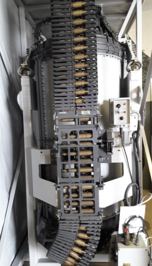 中国近防炮补弹方式 未必超越美军“密集阵”