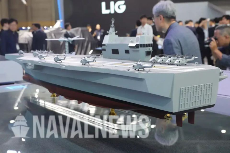 韩国未来驱逐舰展示 双层甲板回归?