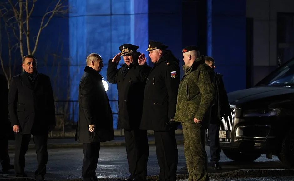 俄军885M型核潜艇下水 中国潜艇望尘莫及