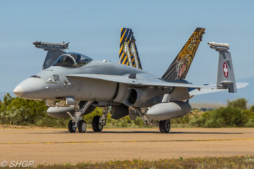 【板件评测】意大利 1/72 F/A-18 大黄蜂 Hornet 老虎会 Tiger Meet 2016 Italeri 1394