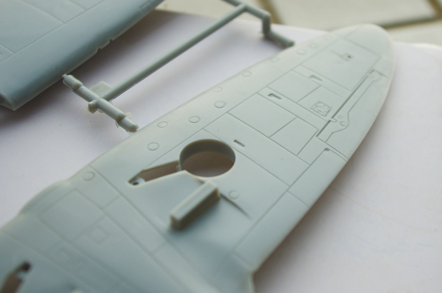 【板件评测】正德福 1/48 喷火-14 战斗机 Spitfire XIV Kitech 08M-M3312H 拼装飞机模型