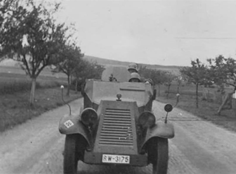 被迫上战场的训练车—德国Kfz.13/14