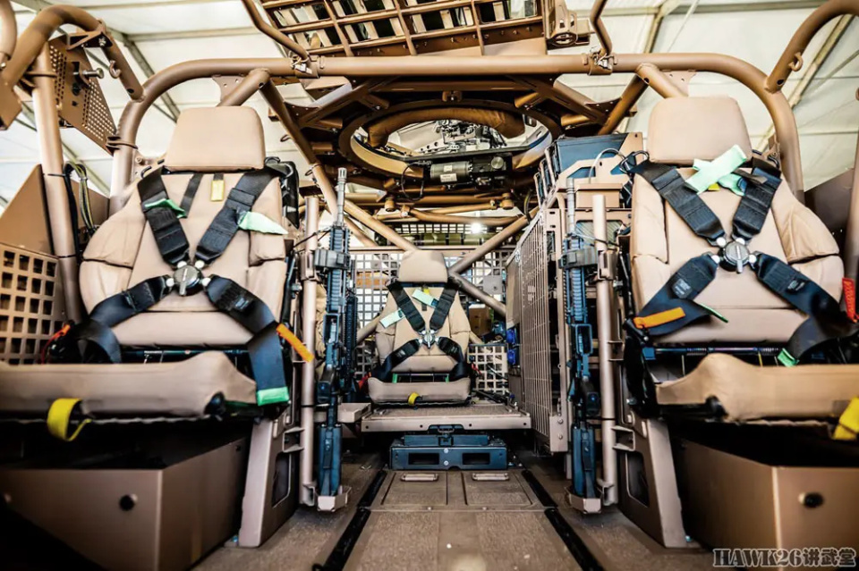 法国新型“灰熊”突击车亮相 加装巡飞弹