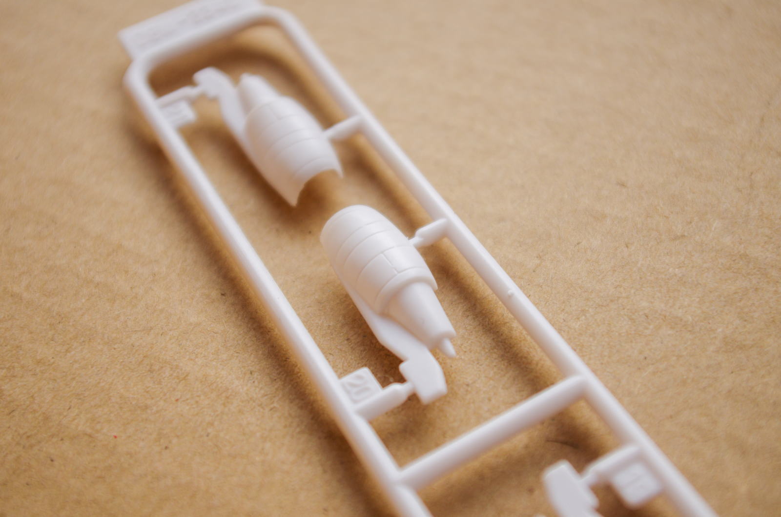 【板件评测】正德福 奇嘉 美国西北航空 麦道 DC-10-40 Kitech 08M-334 1/300 拼装飞机模型