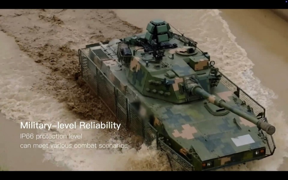 实战升级!中国坦克车顶某设备专防FPV自杀机