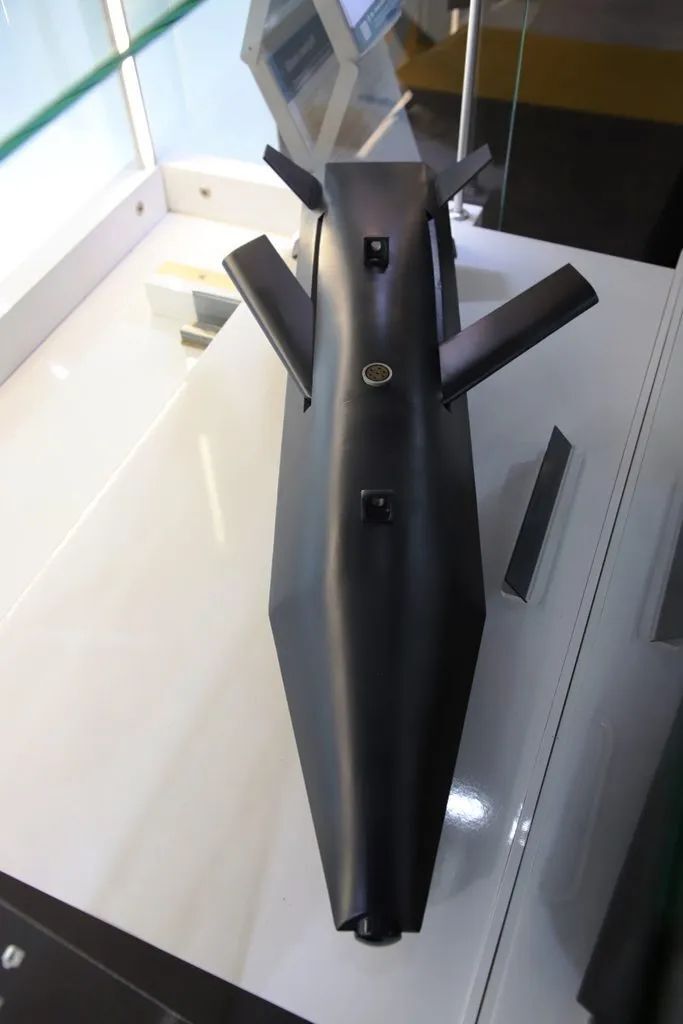 法国新型IGB 50隐身滑翔炸弹 可用无人机投放