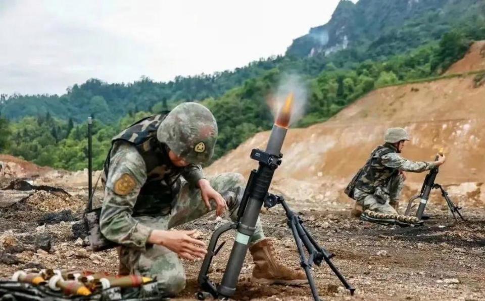 中国超轻型60mm迫击炮 钛合金打造?