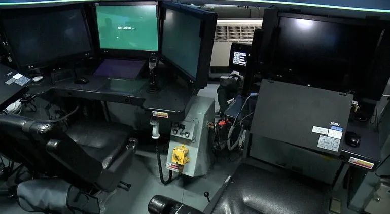 日本海自新护，环形CIC屏幕竟是投影仪？