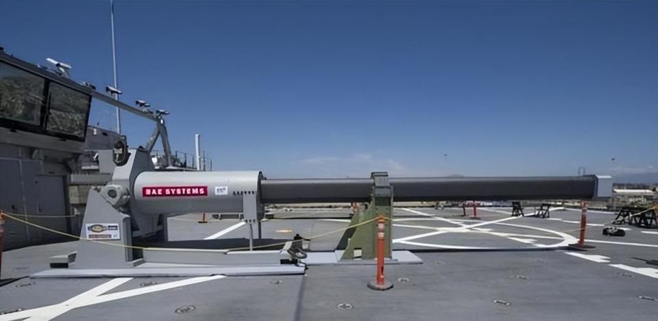 日本试验装备电磁炮 航母的“噩梦”?