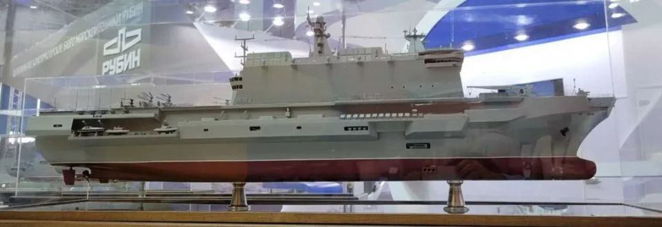 俄军23900级两栖攻击舰曝光 设计挺奇葩