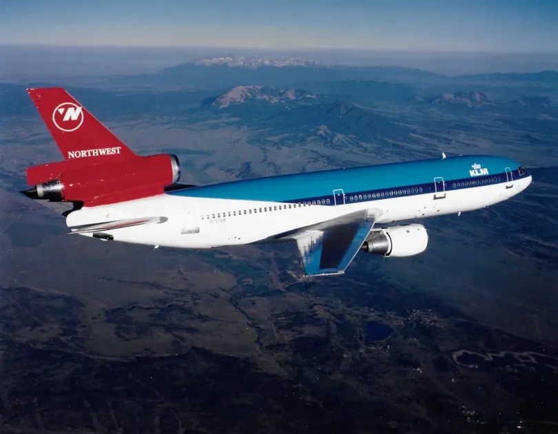 【板件评测】正德福 奇嘉 美国西北航空 麦道 DC-10-40 Kitech 08M-334 1/300 拼装飞机模型