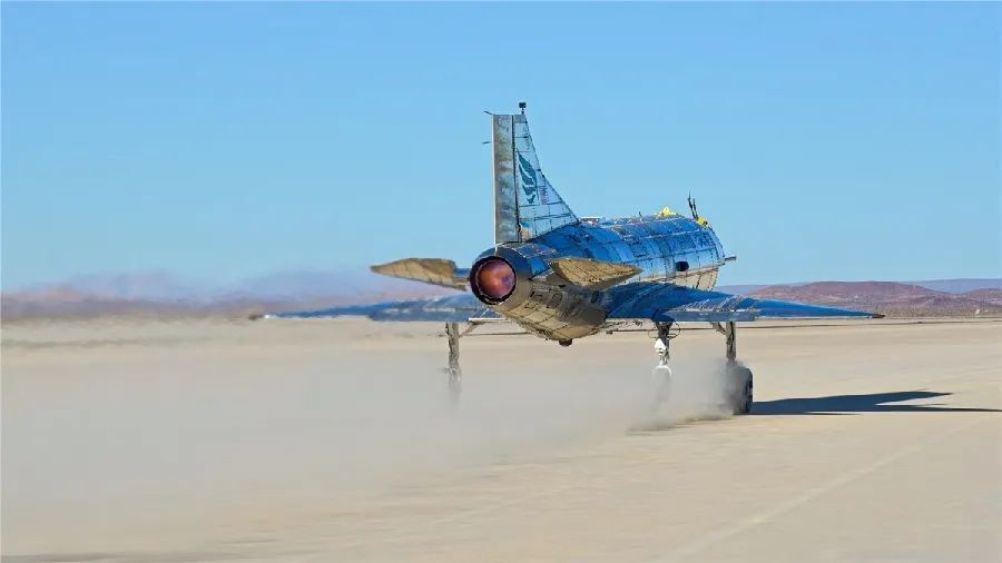 美国高超音速测试原型机首次飞行