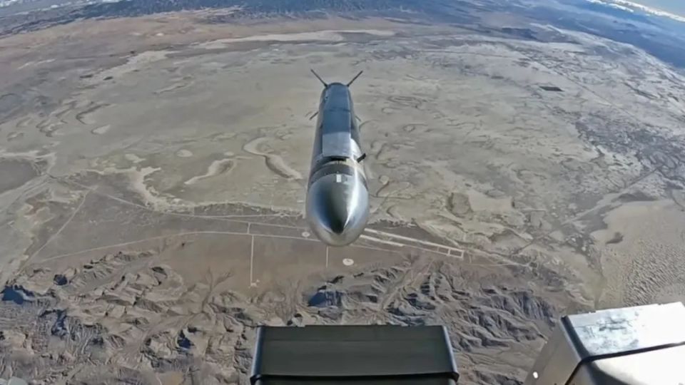 美国黑箭廉价巡航导弹 完成制导飞行测试