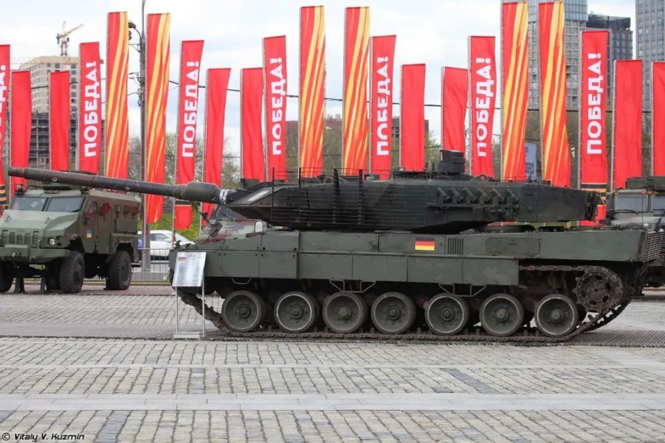 豹党的天塌了!俄军拆解豹2A6坦克有重大发现