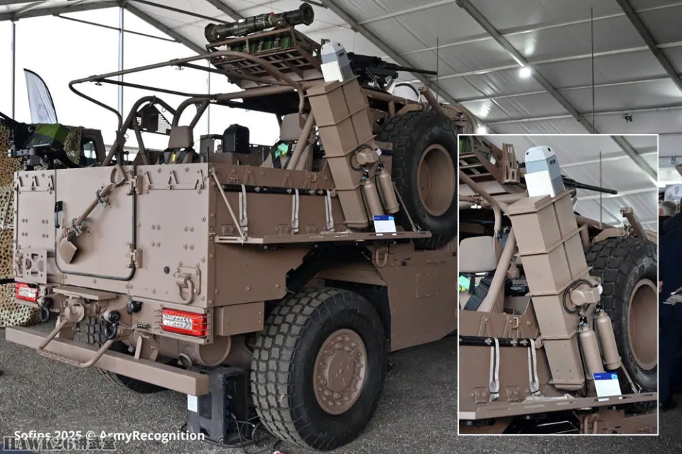 法国新型“灰熊”突击车亮相 加装巡飞弹