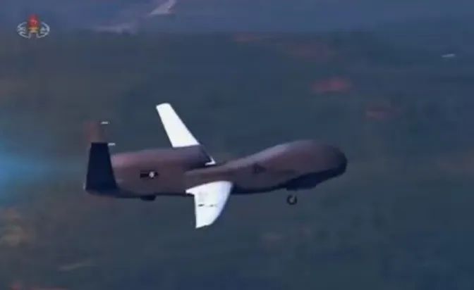 惊!朝鲜“全球鹰”像素级“复刻”美国RQ
