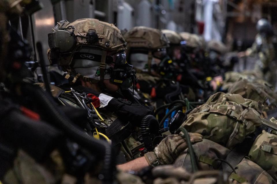 美军高空低开伞 用于特种部队秘密渗透