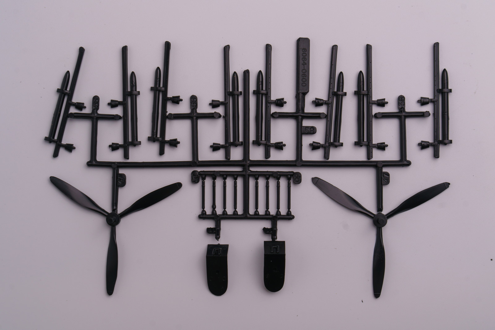 【板件评测】长谷川 德哈维兰蚊式战斗机 De Havilland DH.98 Mosquito 1/48 HM9 monogram 摩根 拼装飞机模型