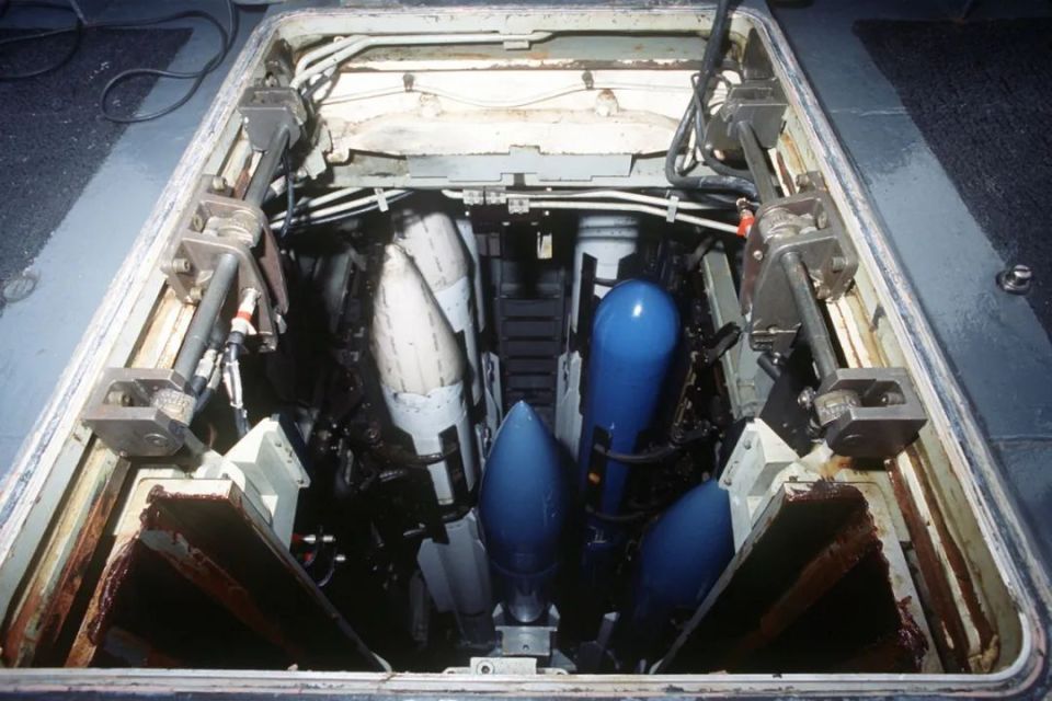 美国海军艰难的垂发之路