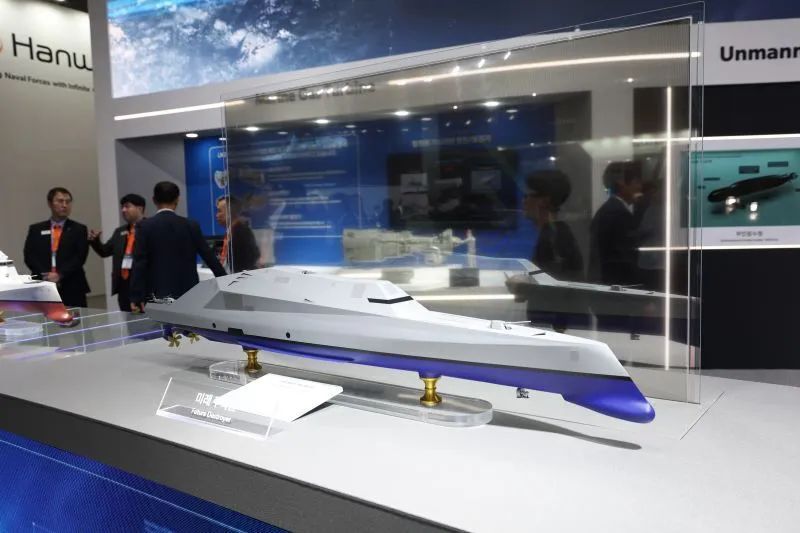 韩国未来驱逐舰展示 双层甲板回归?