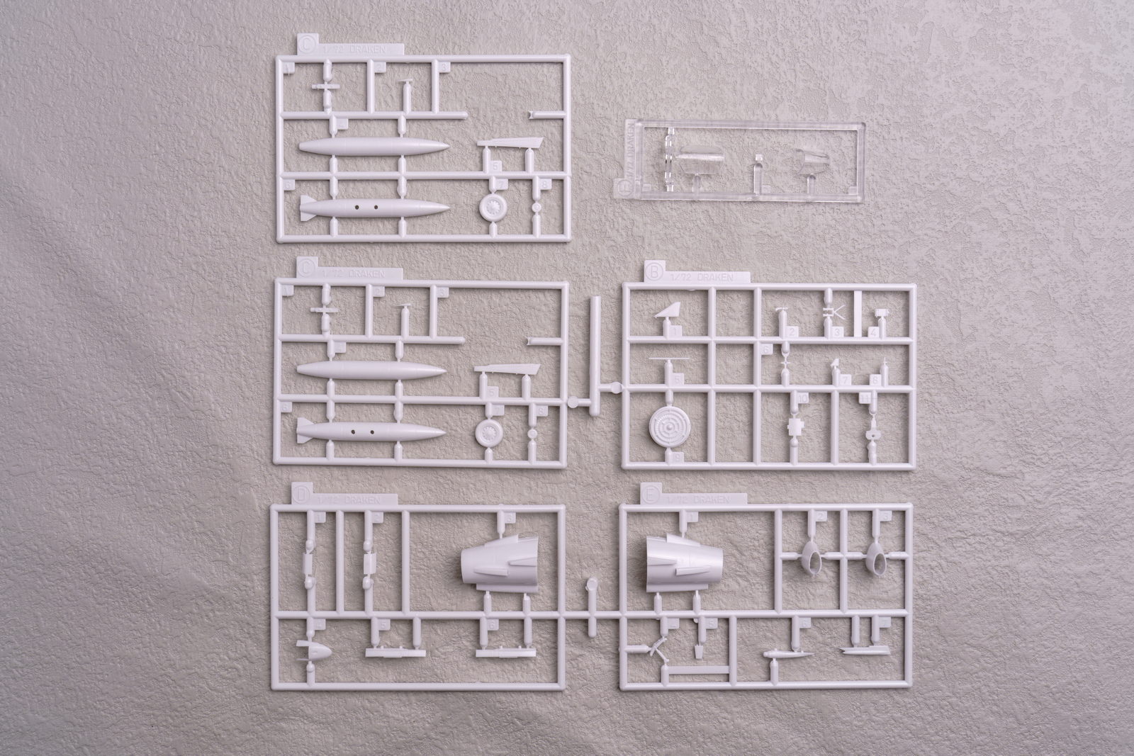 【板件评测】长谷川 萨博 J35F 破里拳 Polimar 飞鹰 Draken SP584 52744 1/72 拼装飞机模型