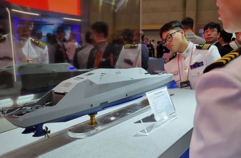 韩国未来驱逐舰展示 双层甲板回归?