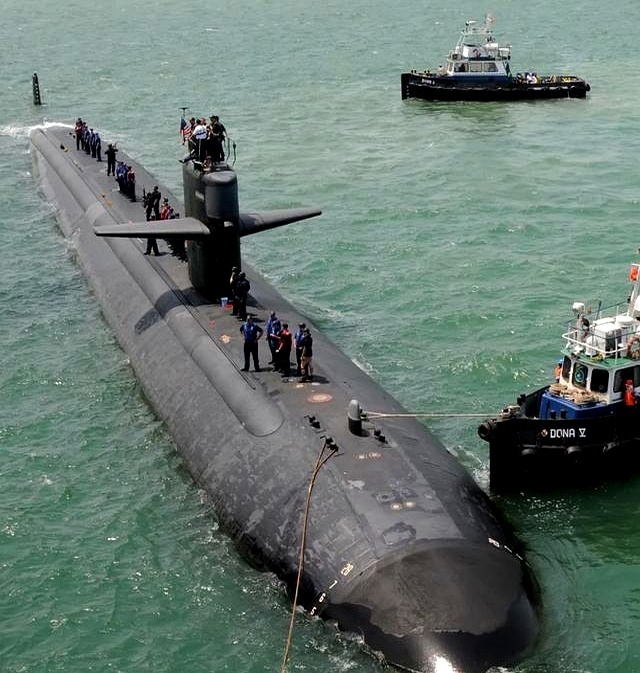 俄巨型核潜下水 与中国潜艇差距明显?