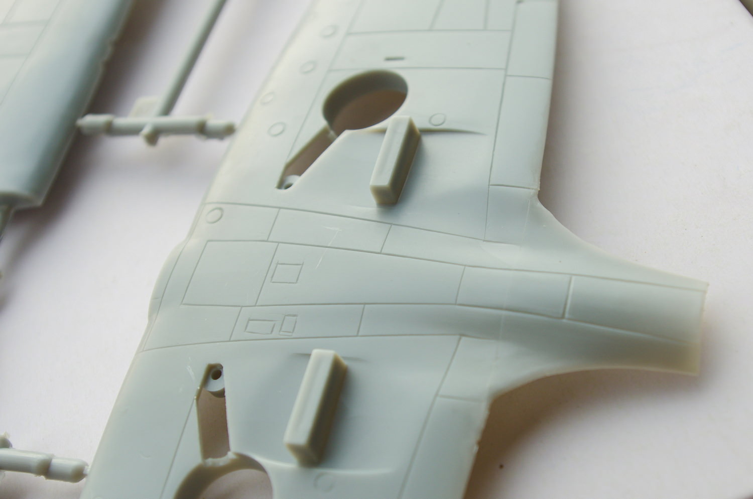 【板件评测】正德福 1/48 喷火-14 战斗机 Spitfire XIV Kitech 08M-M3312H 拼装飞机模型