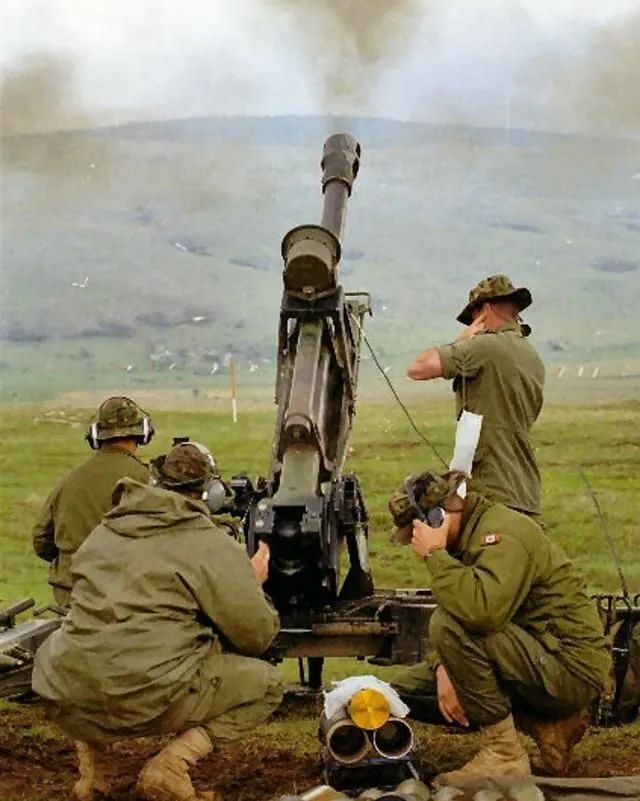 西式105榴弹炮快如机枪 为何中国不屑一顾