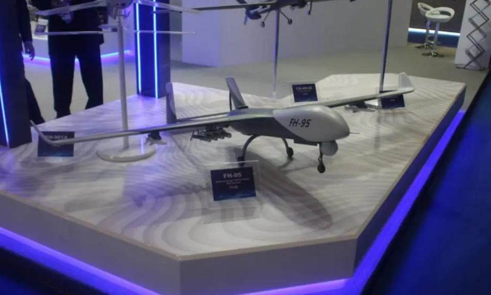 炸毁俄制轰炸机 中国造无人机牛刀小试