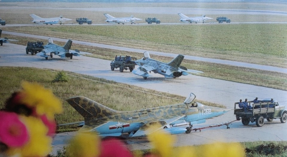 美军为A10设计低空迷彩 却穿在强5身上?