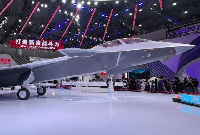 俄罗斯研发双座版苏57 与歼20S截然不同?