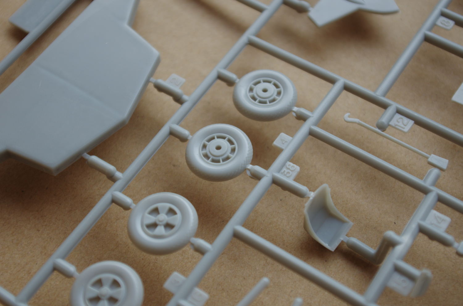 【板件评测】正德福 1/48 海怒战斗机 SEA FURY Kitech 08M-3314H 拼装飞机模型