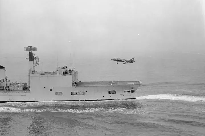 无敌级的缘起:英国虎级直升机巡洋舰