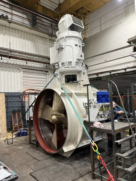 俄军23900级两栖攻击舰曝光 设计挺奇葩