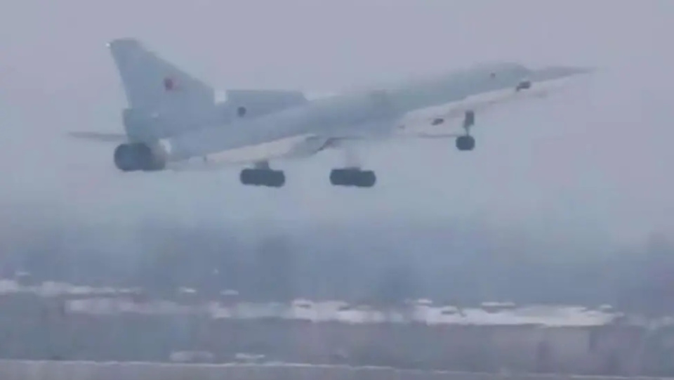 俄军战略轰炸机不断非战斗坠毁 没引进是对的