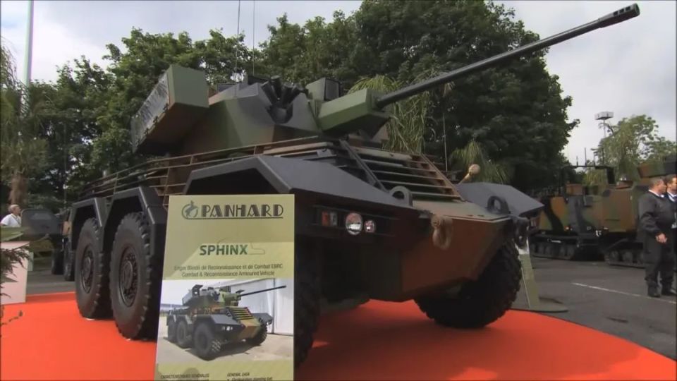无疾而终的法国“斯芬克斯”轮式侦察车
