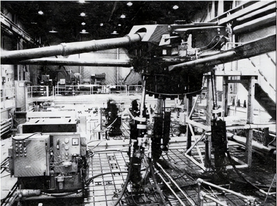 俄罗斯T14坦克的设计 是彻头彻尾的失败