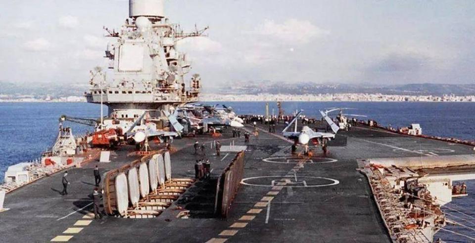 辽宁舰拆除的发射筒,英国航母要装回去?