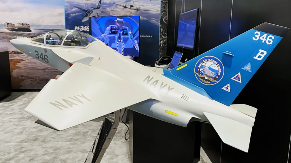 新型教练机M346N 再上美军展会造势