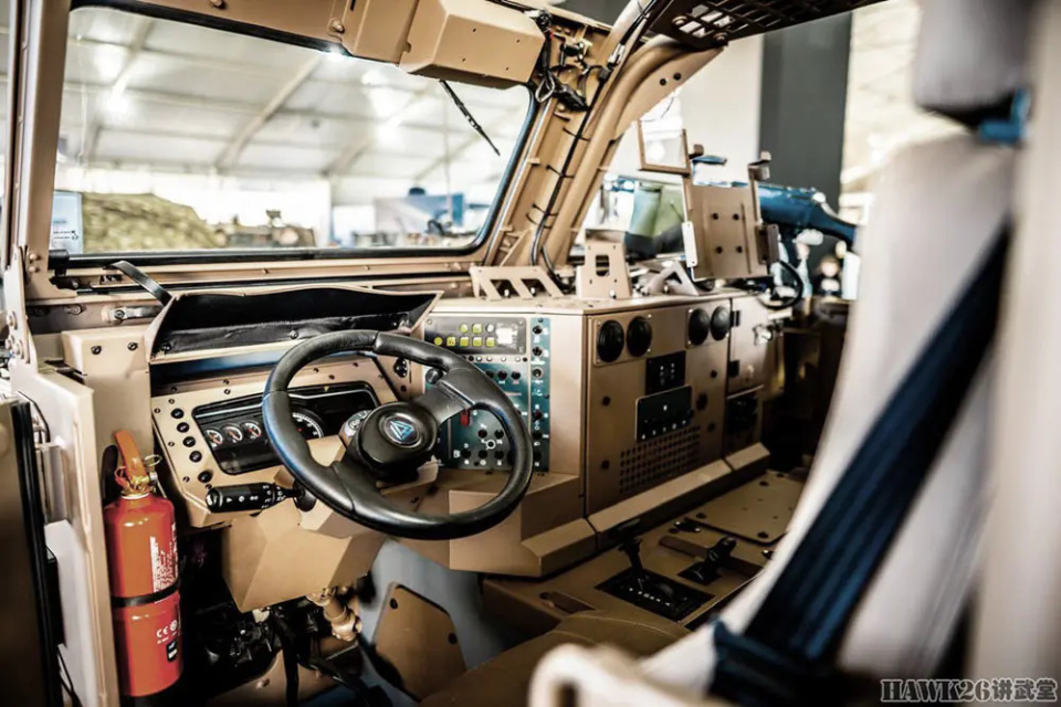 法国新型“灰熊”突击车亮相 加装巡飞弹