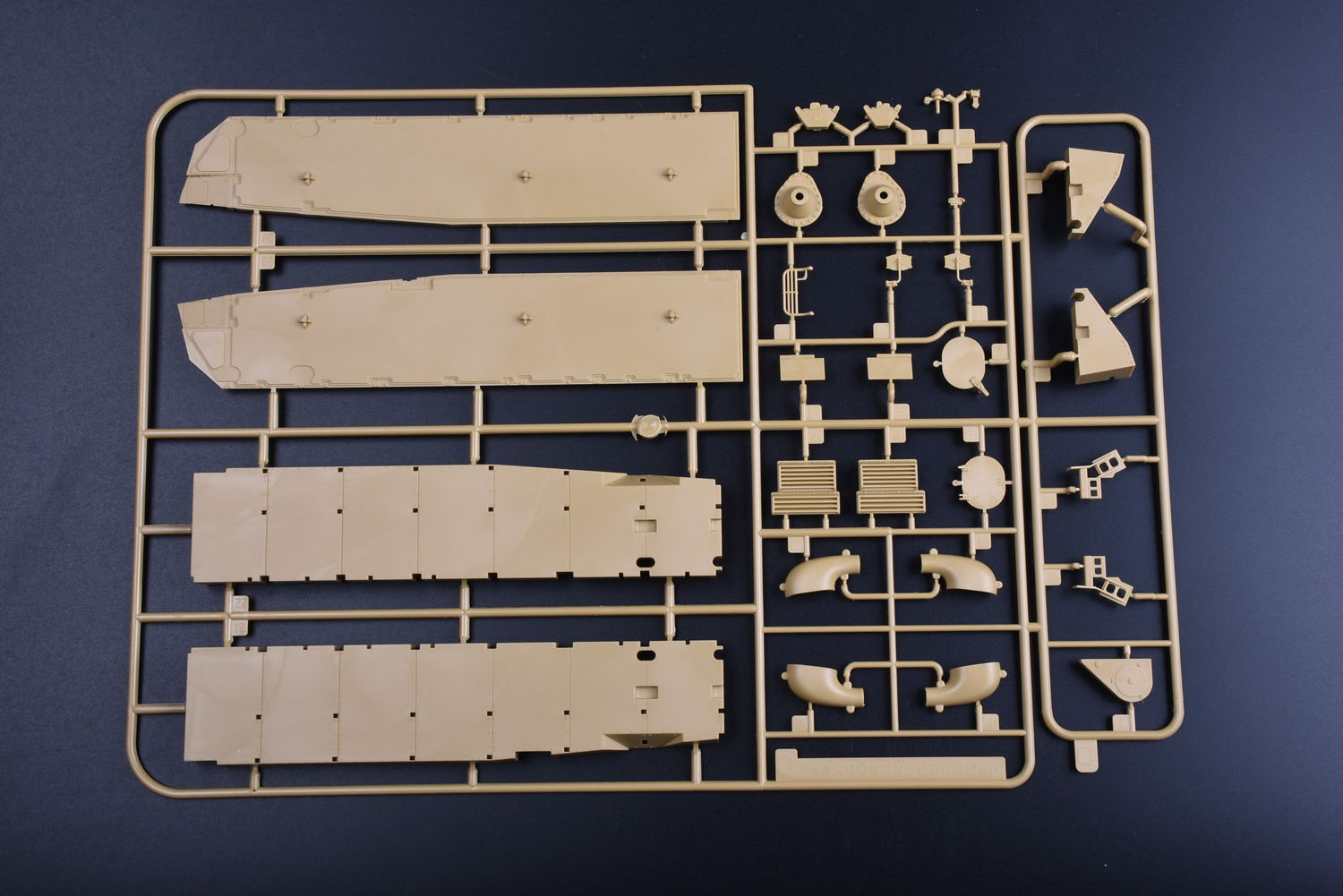1/35 现代俄罗斯库尔干人-25型步兵战车
