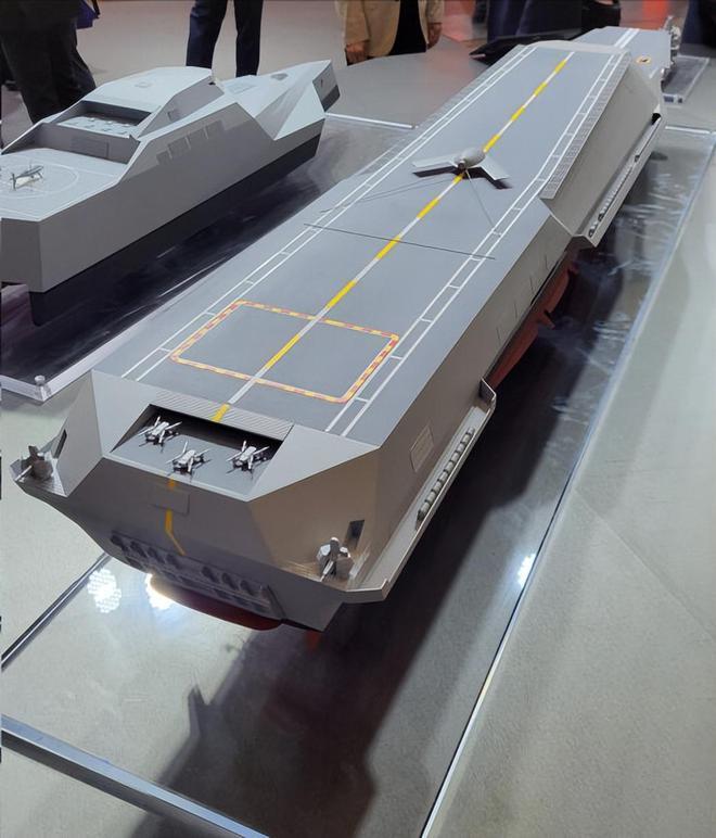 韩国发布无人机航母概念方案 设计师梦游了?