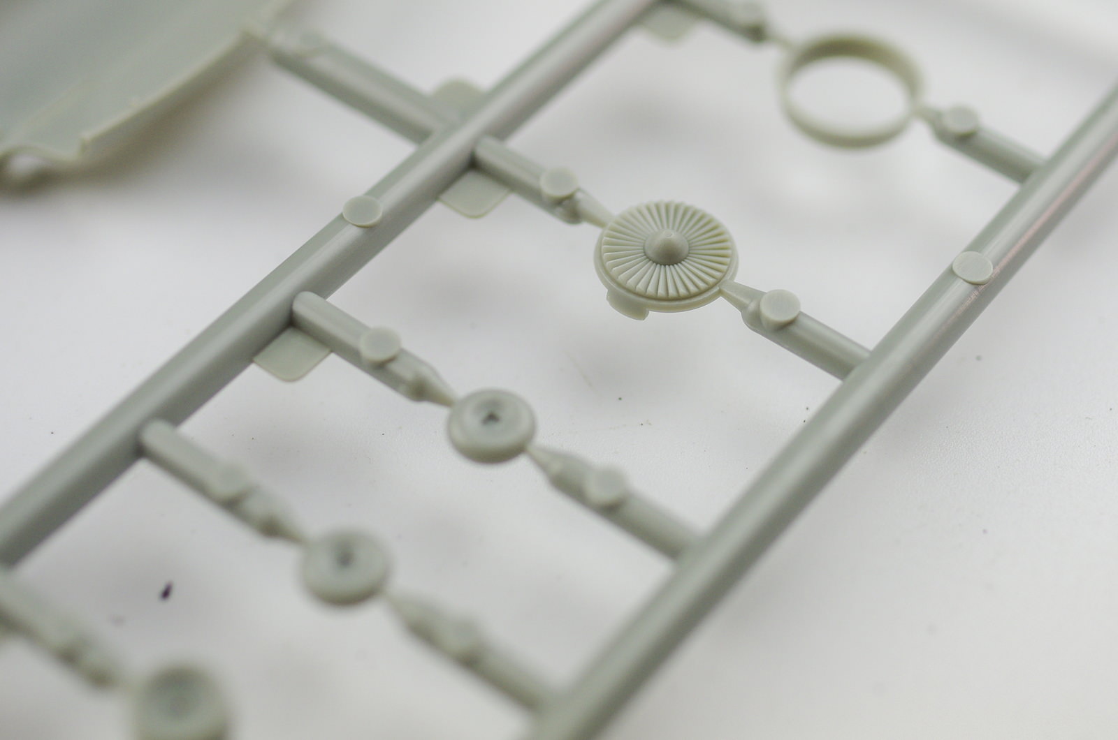 【板件评测】MENG 日本陆军 萱场4型 飞翼喷气战斗机 Kayaba Ku-4 Katsuodori 1/72 DS-001 飞机模型