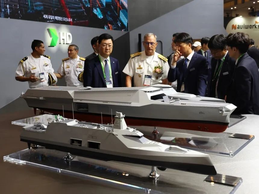 韩国未来驱逐舰展示 双层甲板回归?